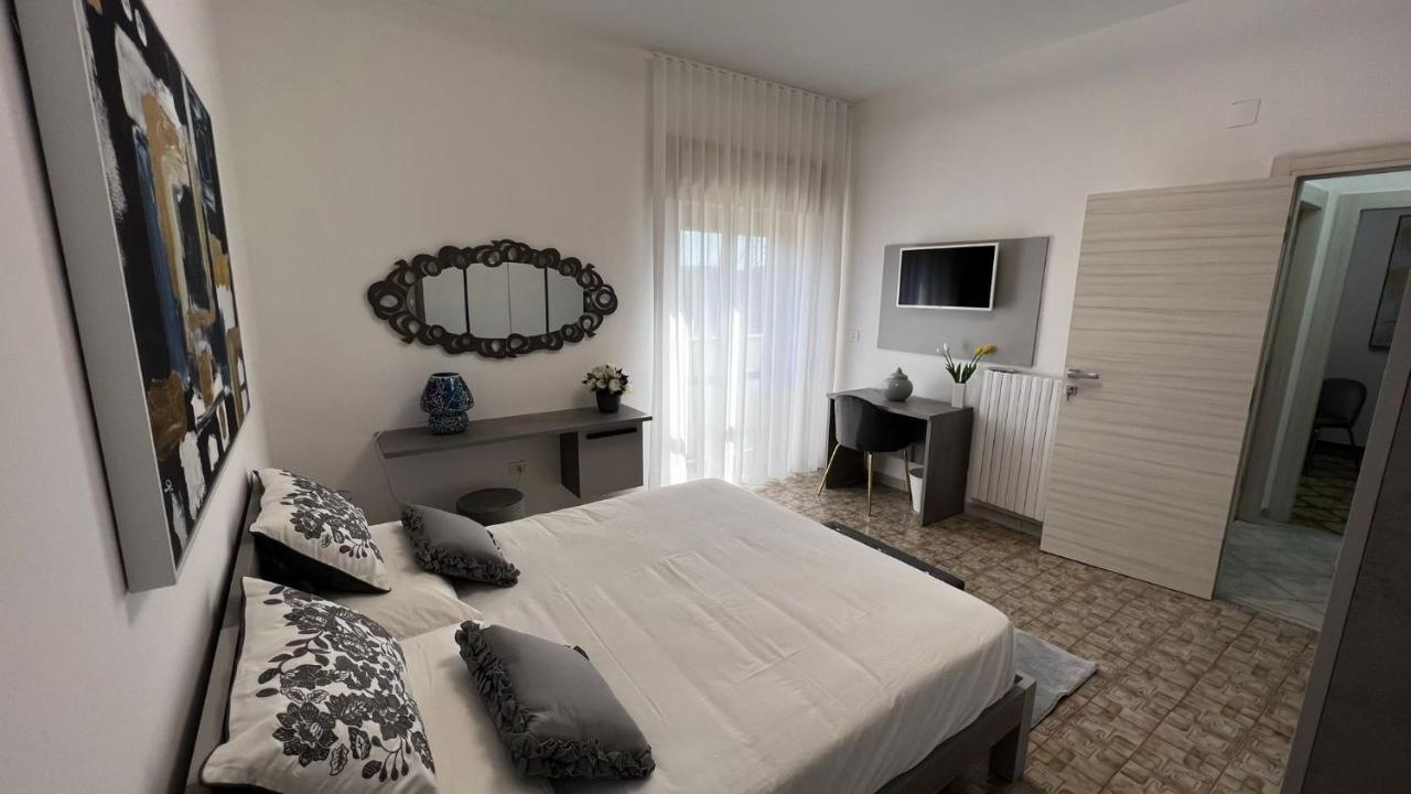 Vero Apartment Napels Buitenkant foto